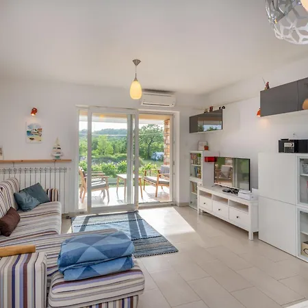 Feriehus Maja, An Ideal Summer Hideaway For Families And Friends Veligolji