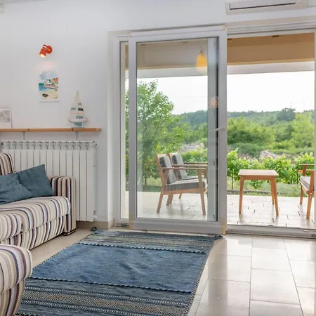 Holiday home Maja, An Ideal Summer Hideaway For Families And Friends