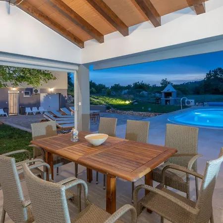 Holiday home Maja, An Ideal Summer Hideaway For Families And Friends