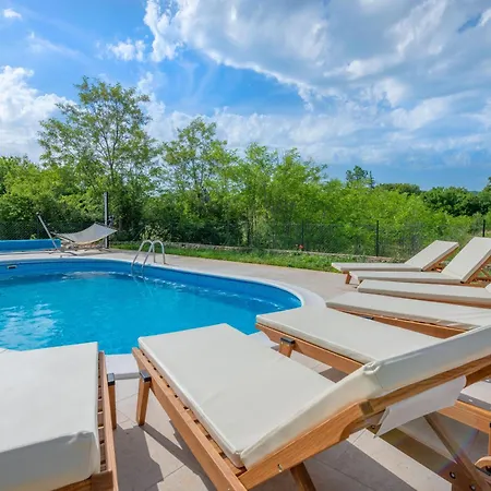 Maja, An Ideal Summer Hideaway For Families And Friends Feriehus Veligolji