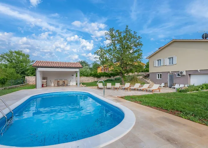 Dom wakacyjny Maja, An Ideal Summer Hideaway For Families And Friends